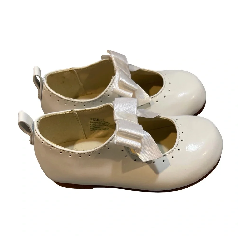Janie and Jack Ivory Patent Mary Jane with Grosgrain Bows